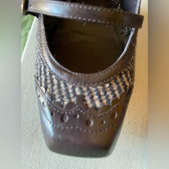 Vince Camuto NWOT Dark Brown Tweed Mary Jane Heels - Picture 3 of 16